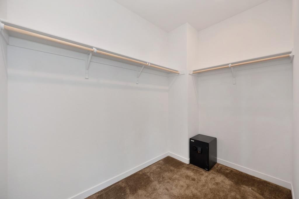 5301 E Commerce Way 42101