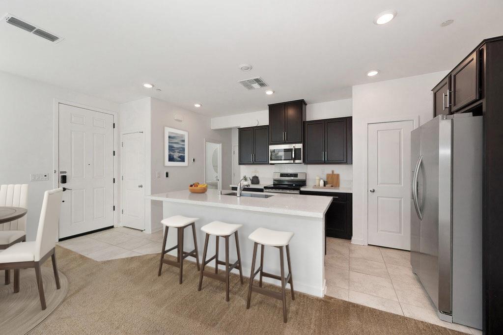 5301 E Commerce Way 42101