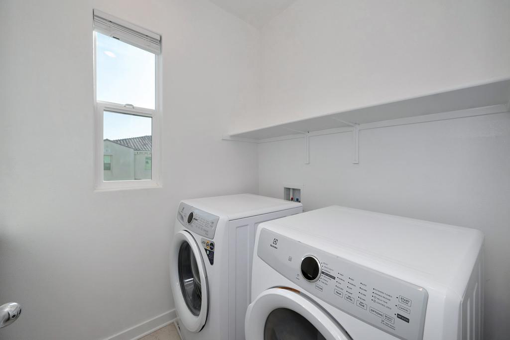 5301 E Commerce Way 42101