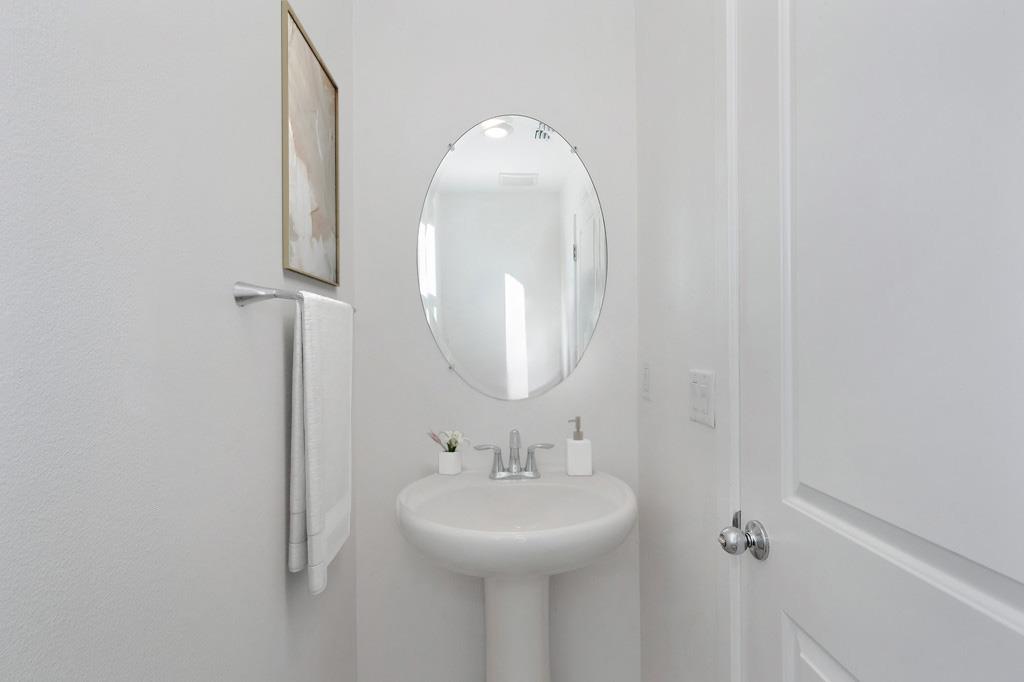 5301 E Commerce Way 42101