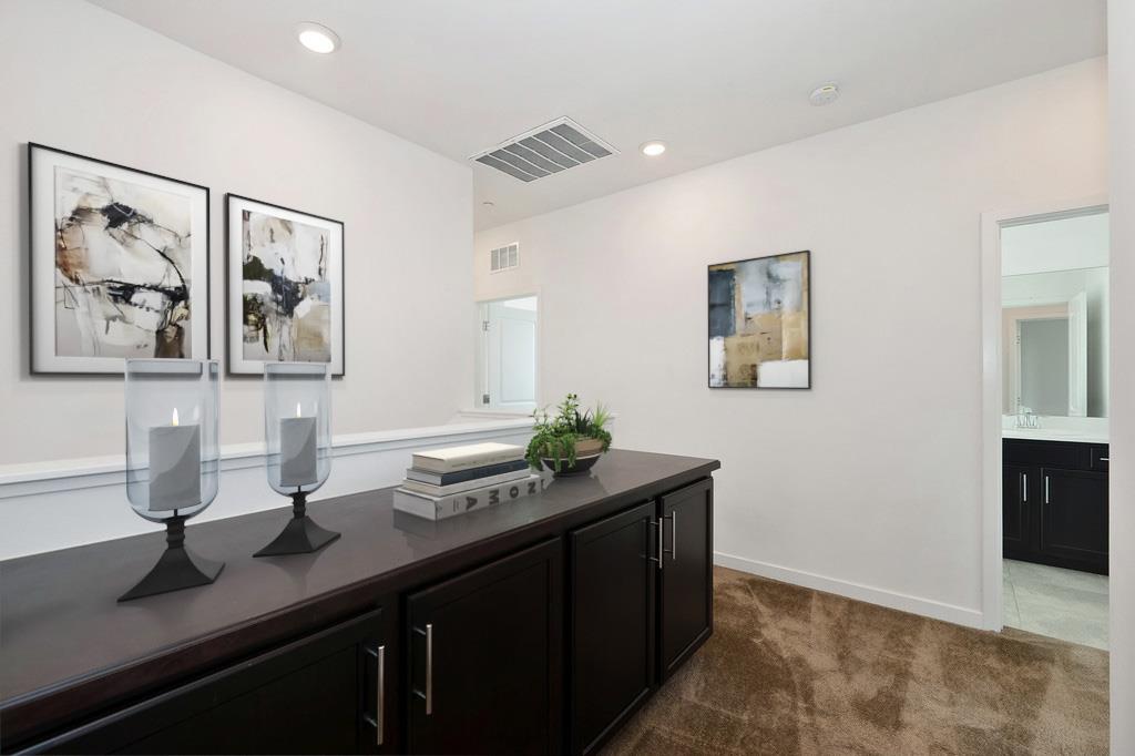 5301 E Commerce Way 42101