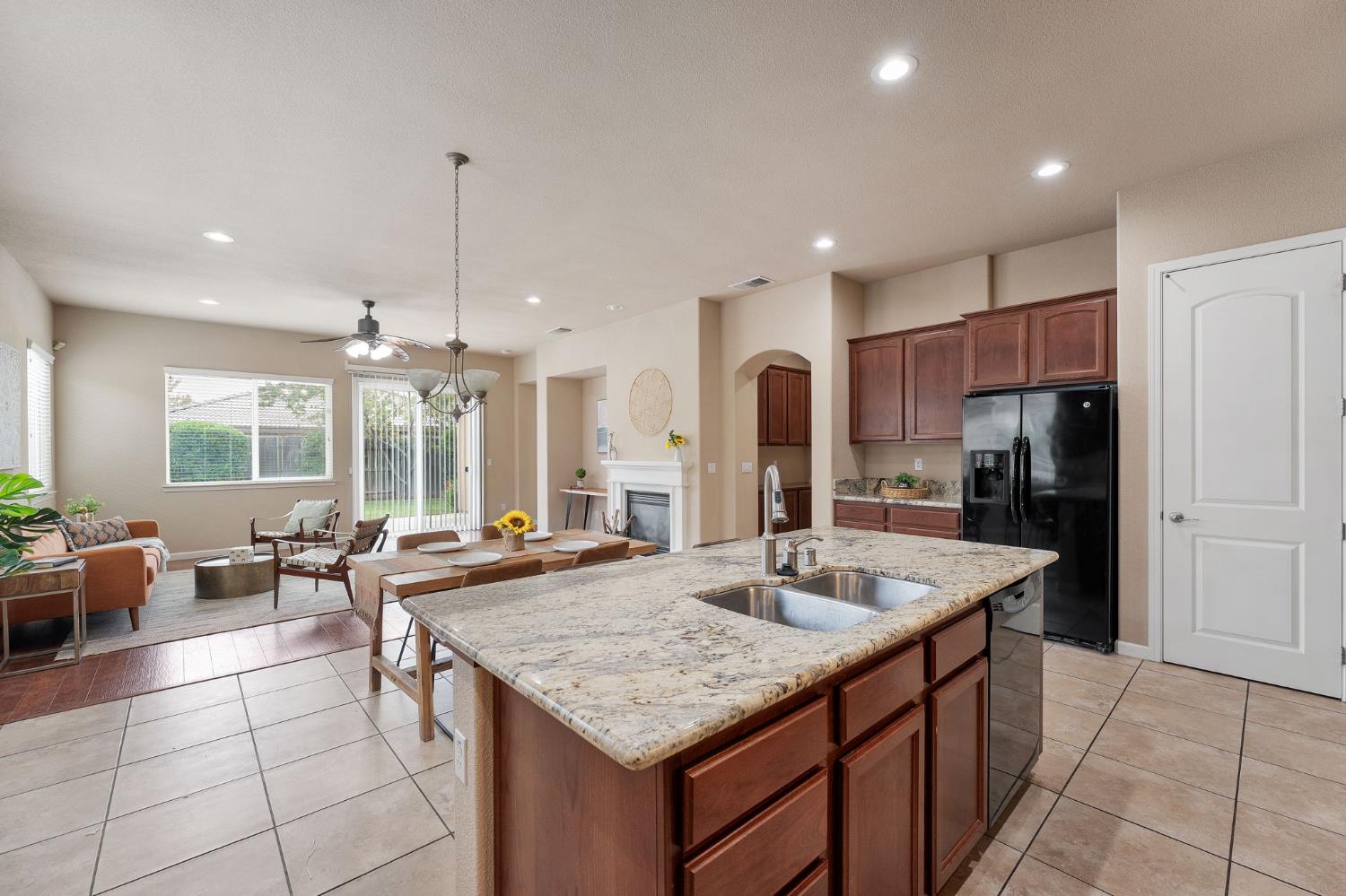 5885 Dulwich Way