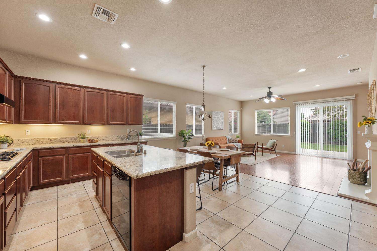5885 Dulwich Way