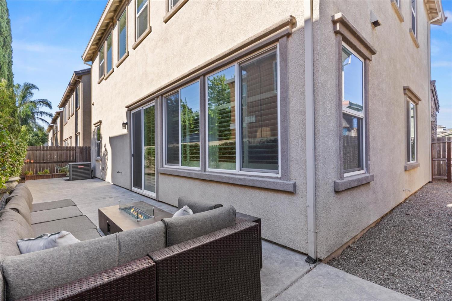 4127 Hydo Lake Way