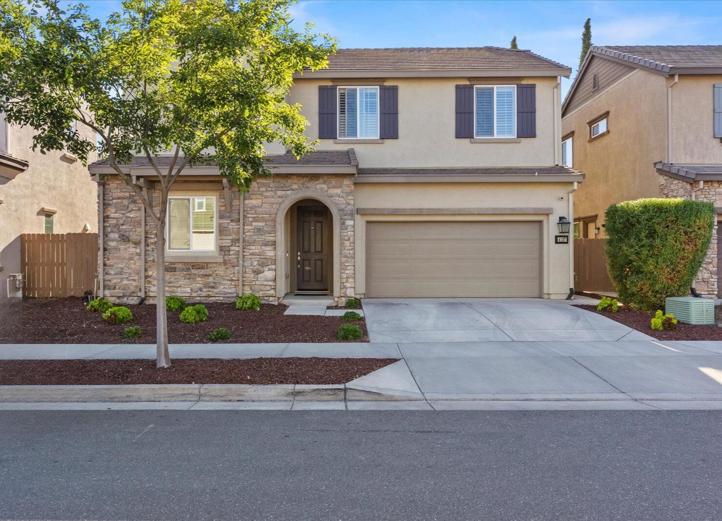 4127 Hydo Lake Way