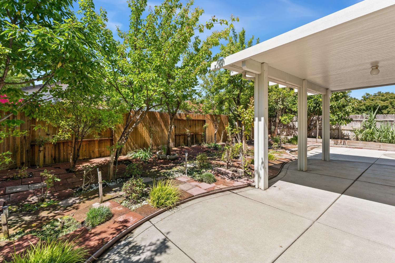 5 Adkinson Court