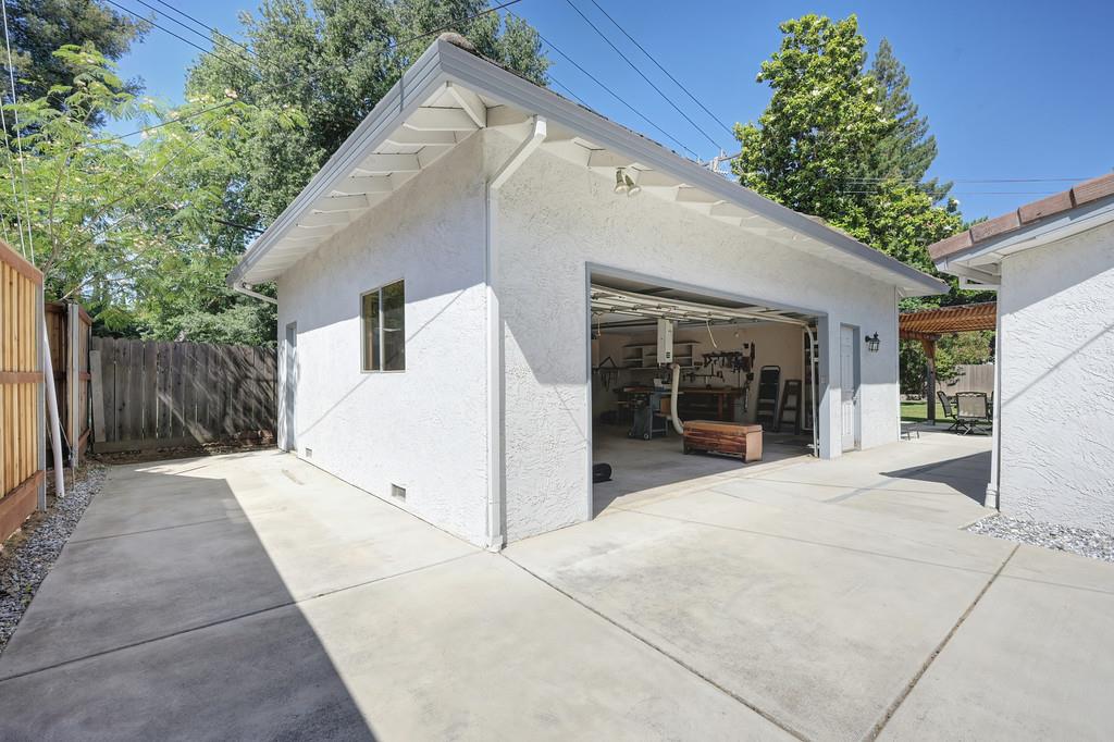 1338 Meredith Way
