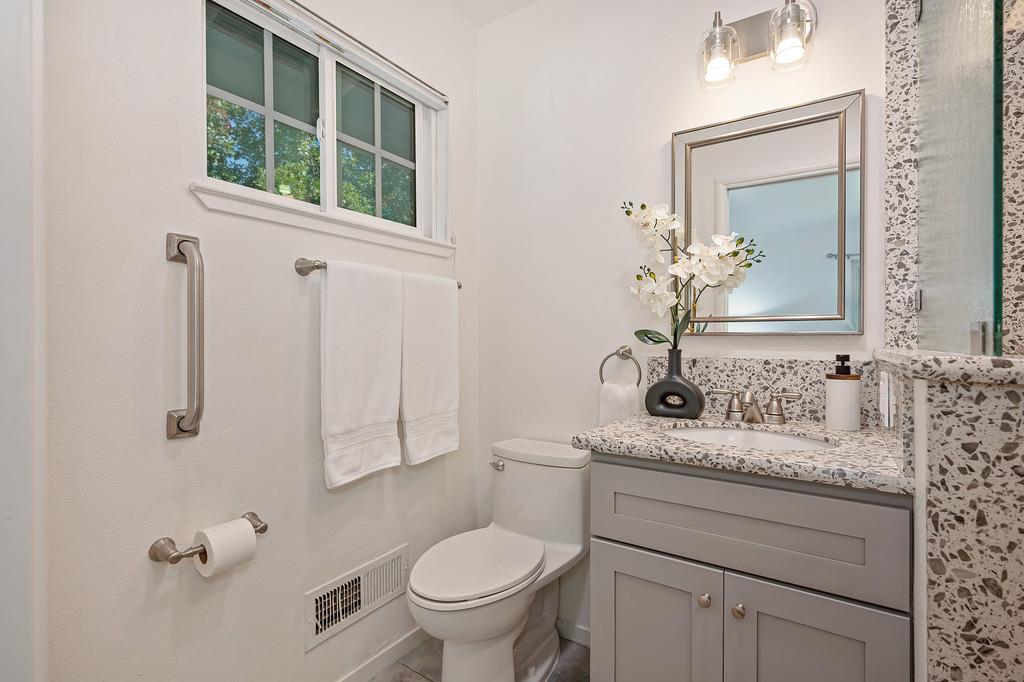 1338 Meredith Way