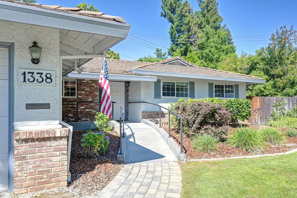 1338 Meredith Way