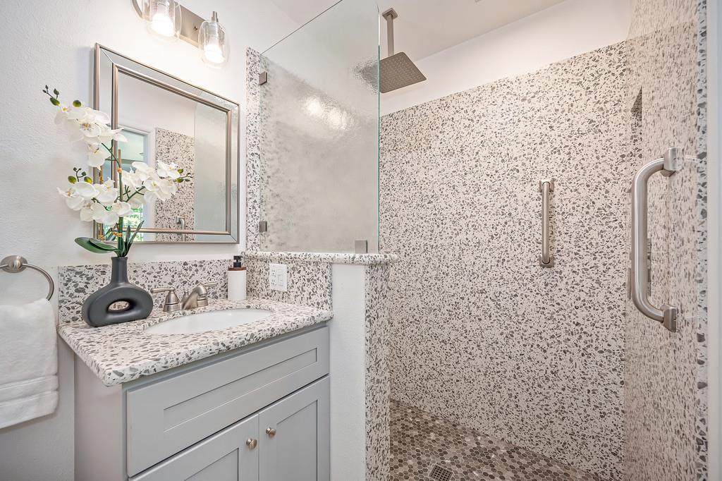 1338 Meredith Way
