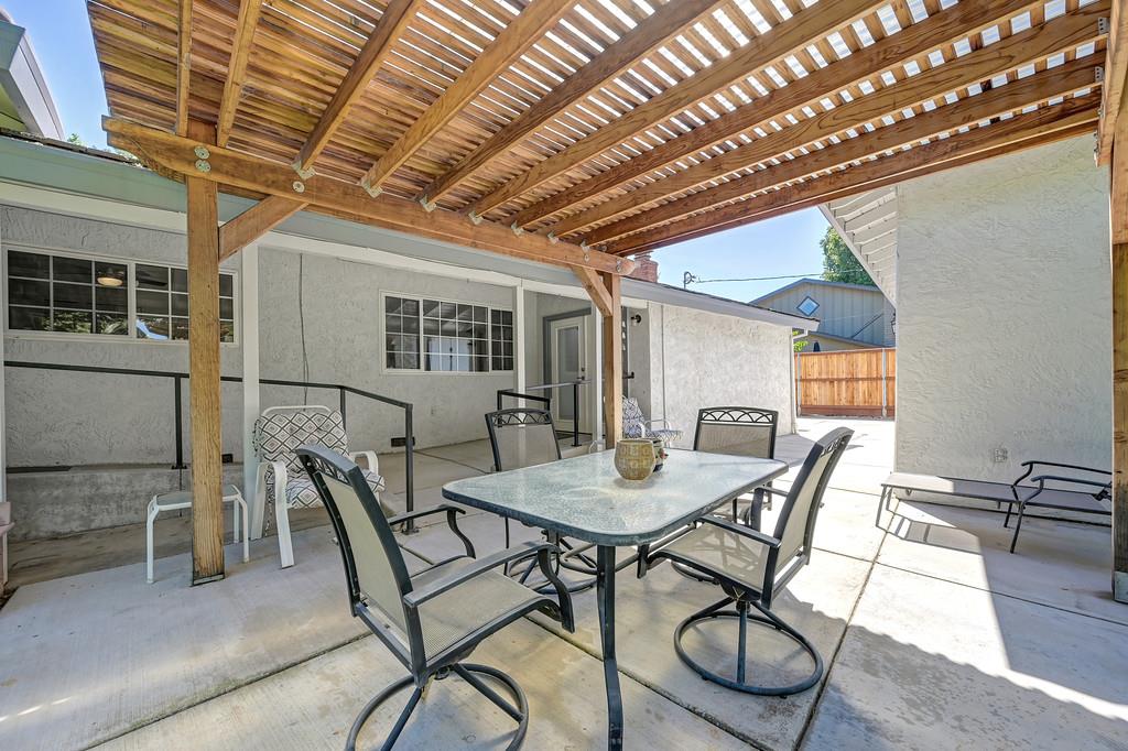 1338 Meredith Way