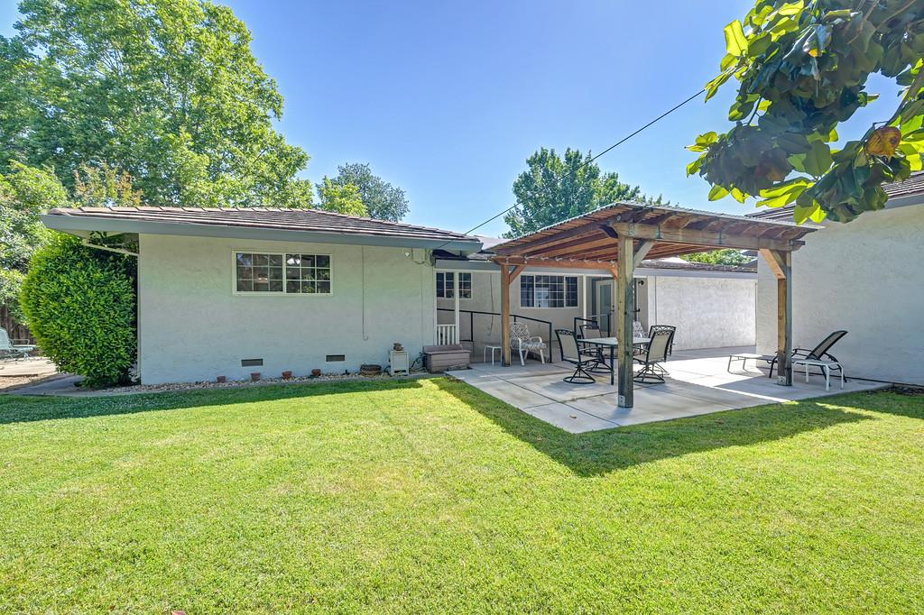 1338 Meredith Way