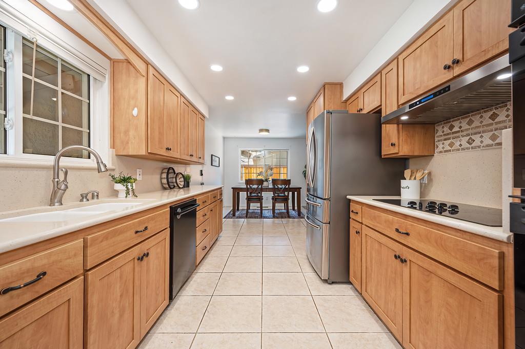 1338 Meredith Way