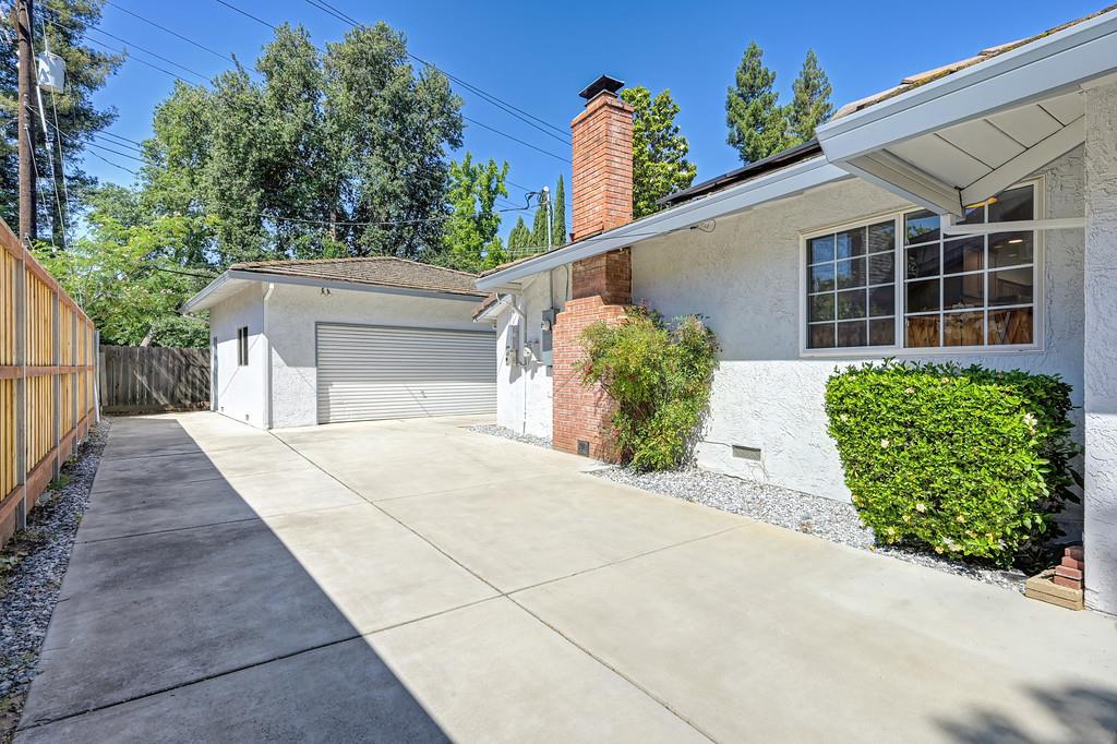 1338 Meredith Way
