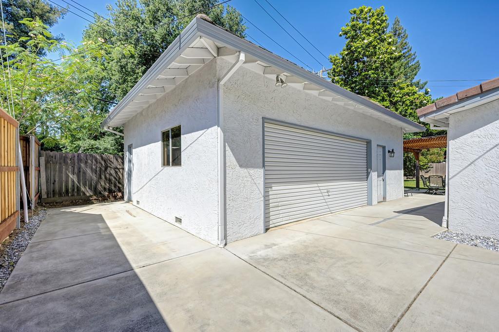 1338 Meredith Way