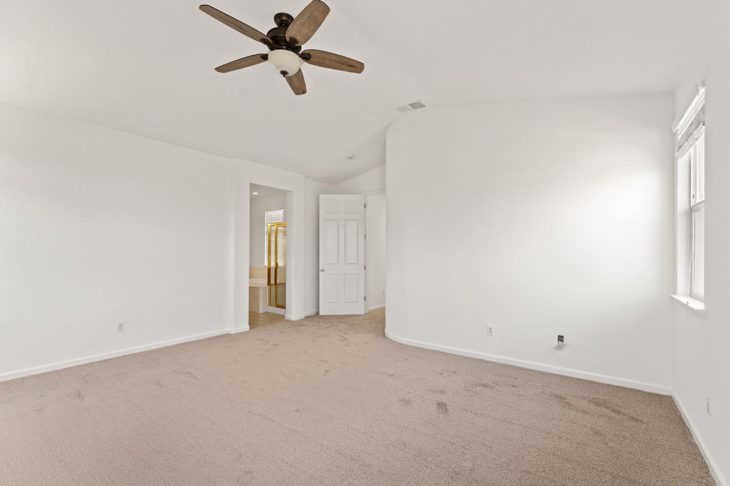 330 Belfont Circle