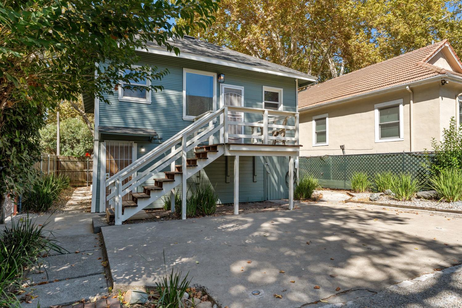2131 3rd Street