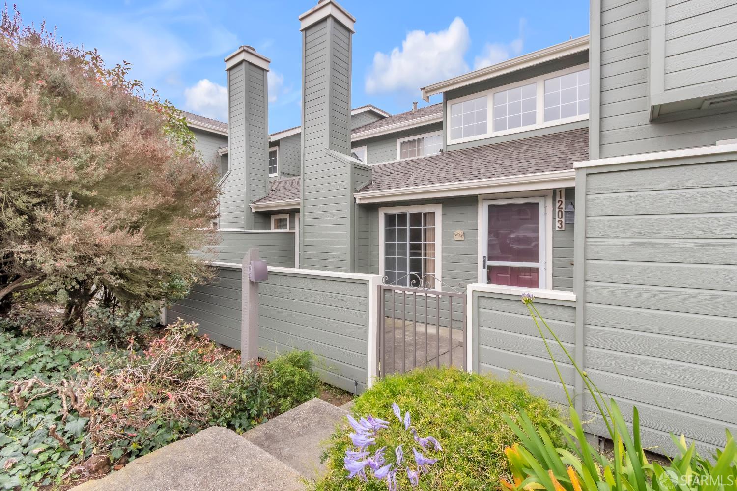 1203 Cameron Lane