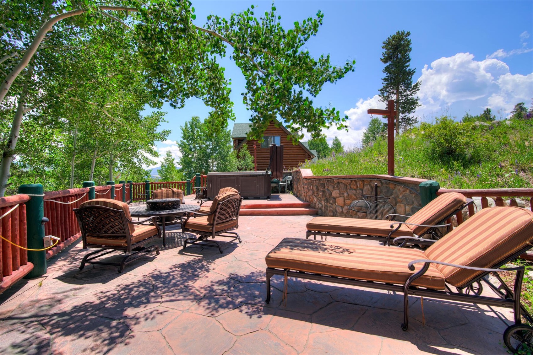 1780 Falcon DRIVE