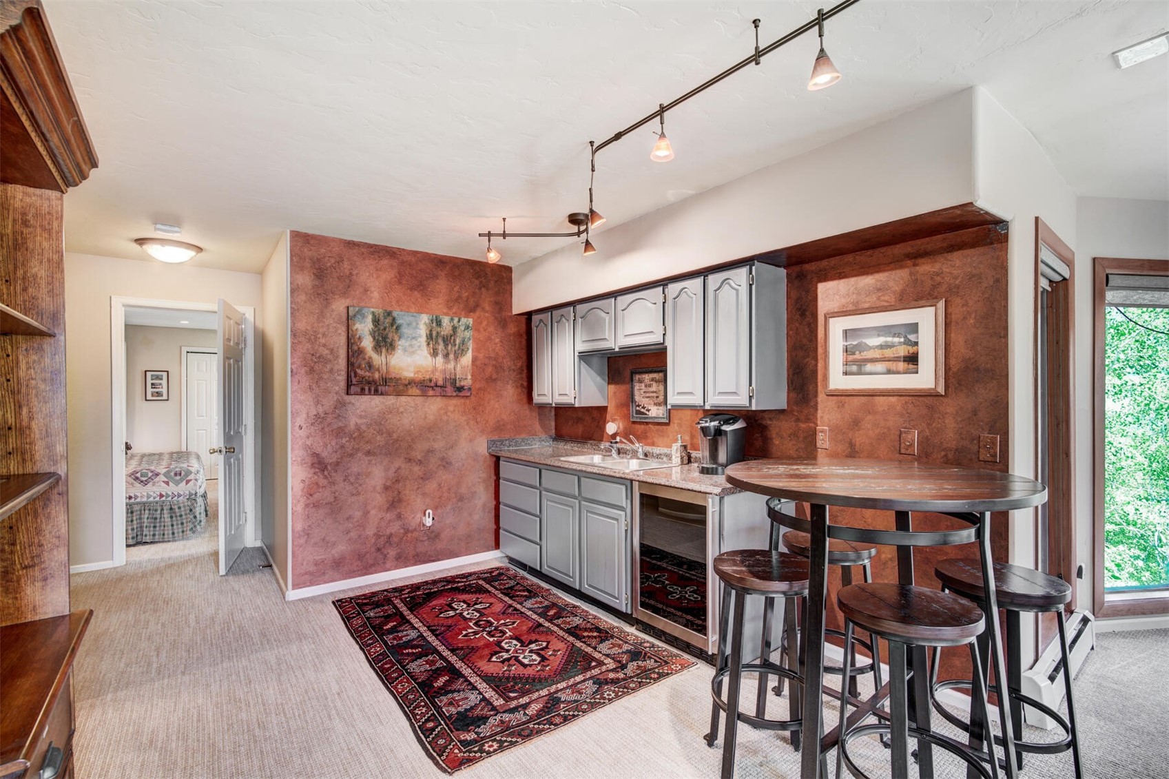 1780 Falcon DRIVE
