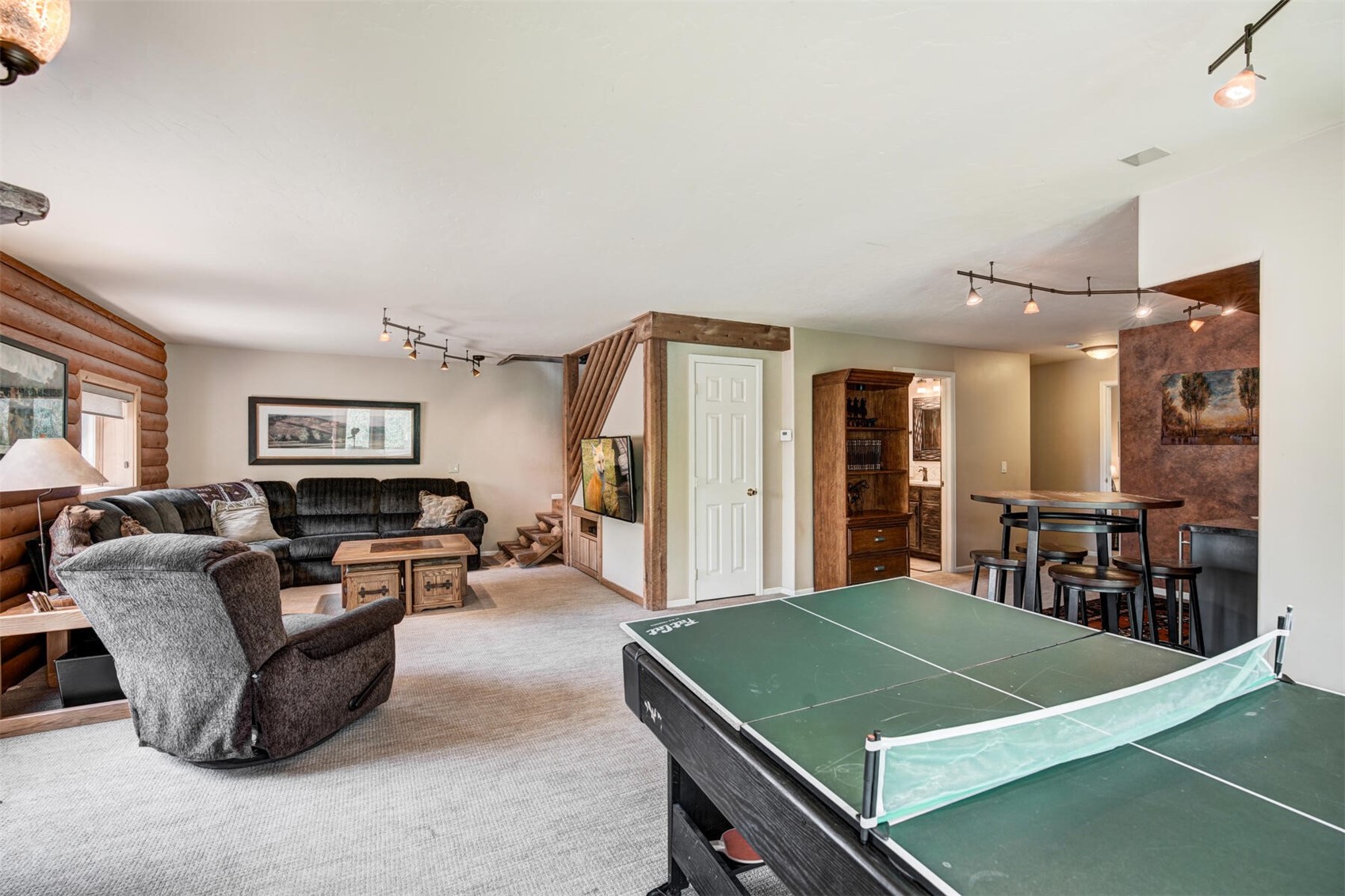 1780 Falcon DRIVE