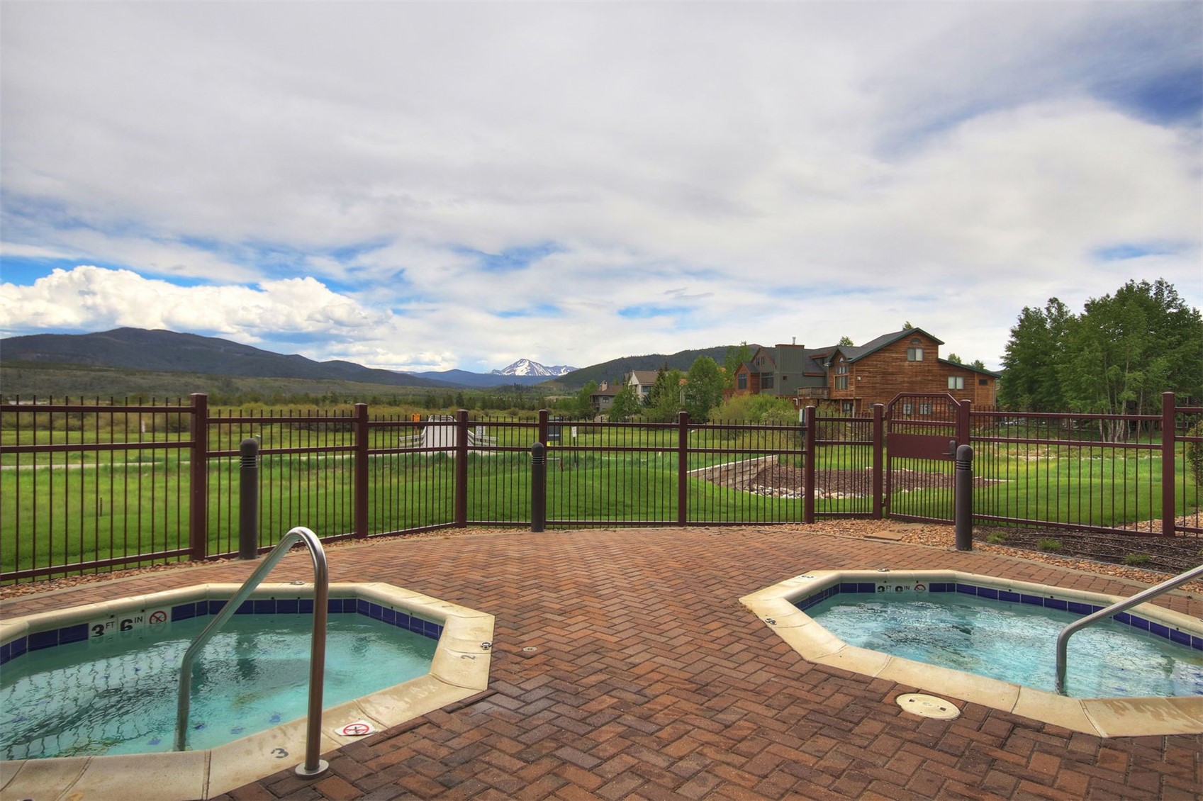1101 9000 Divide ROAD 208
