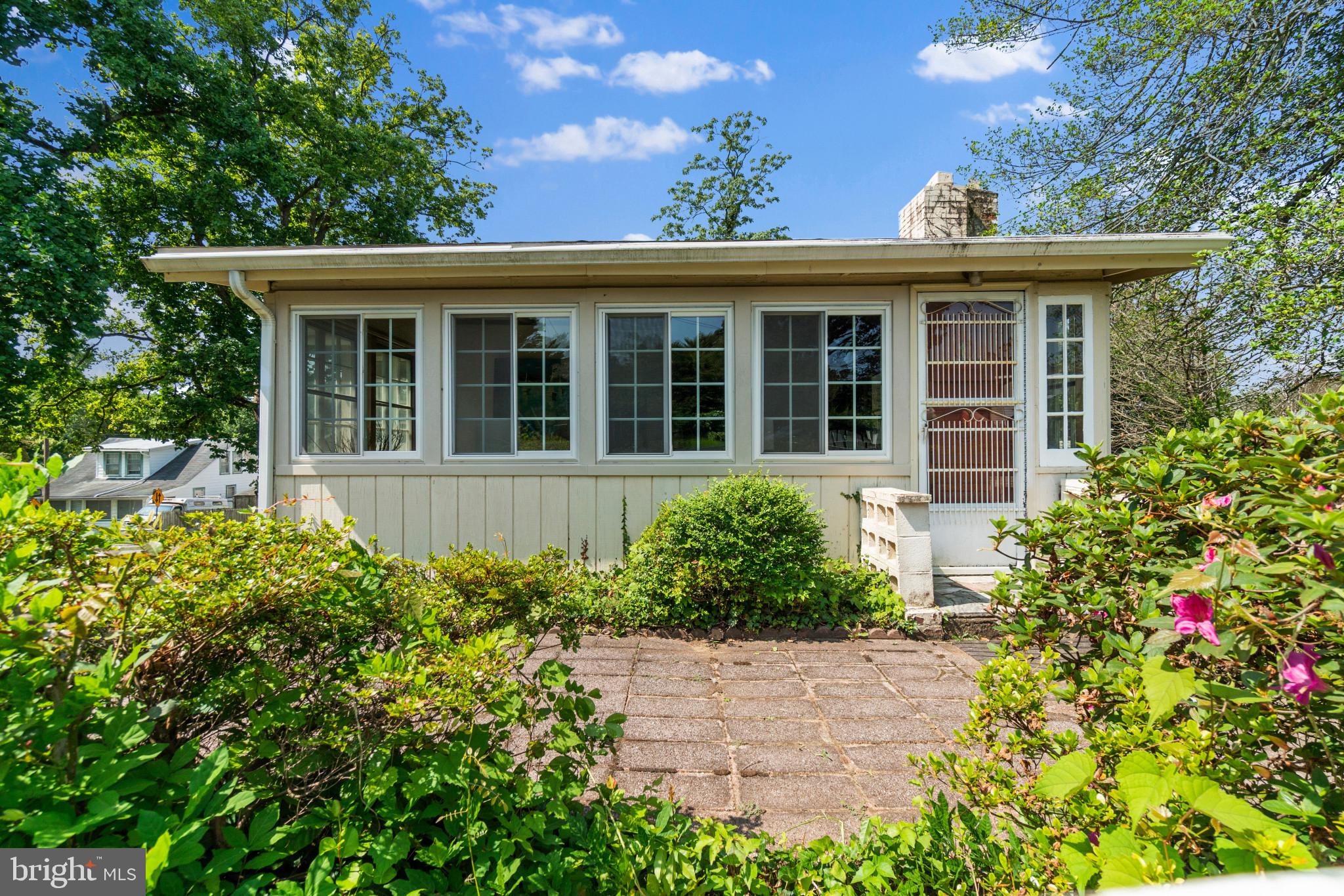1 HILLCREST ROAD