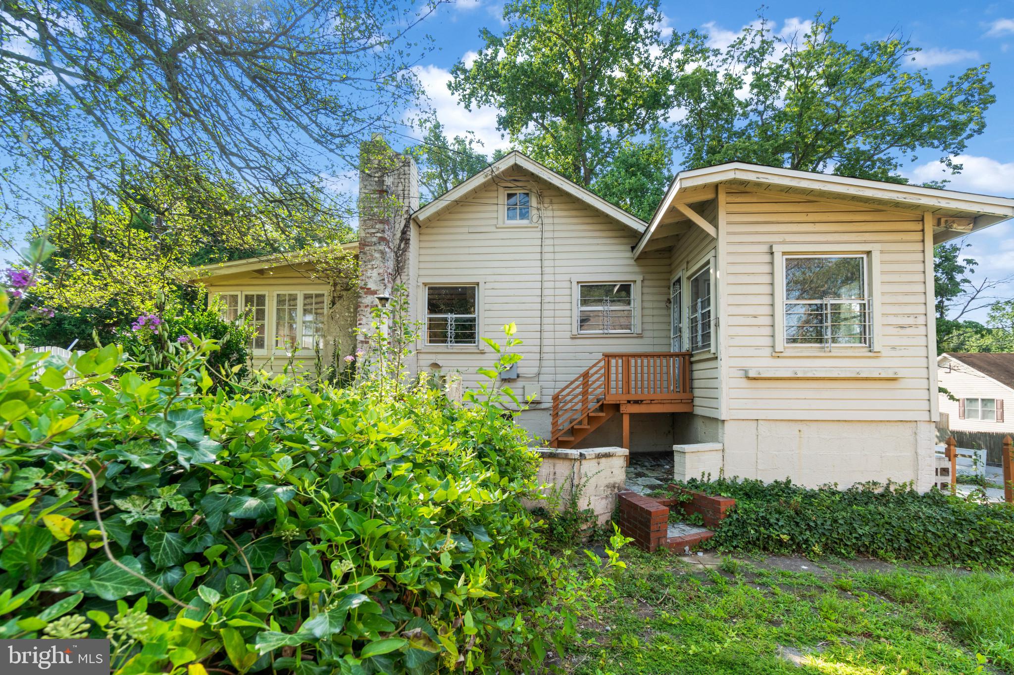 1 HILLCREST ROAD