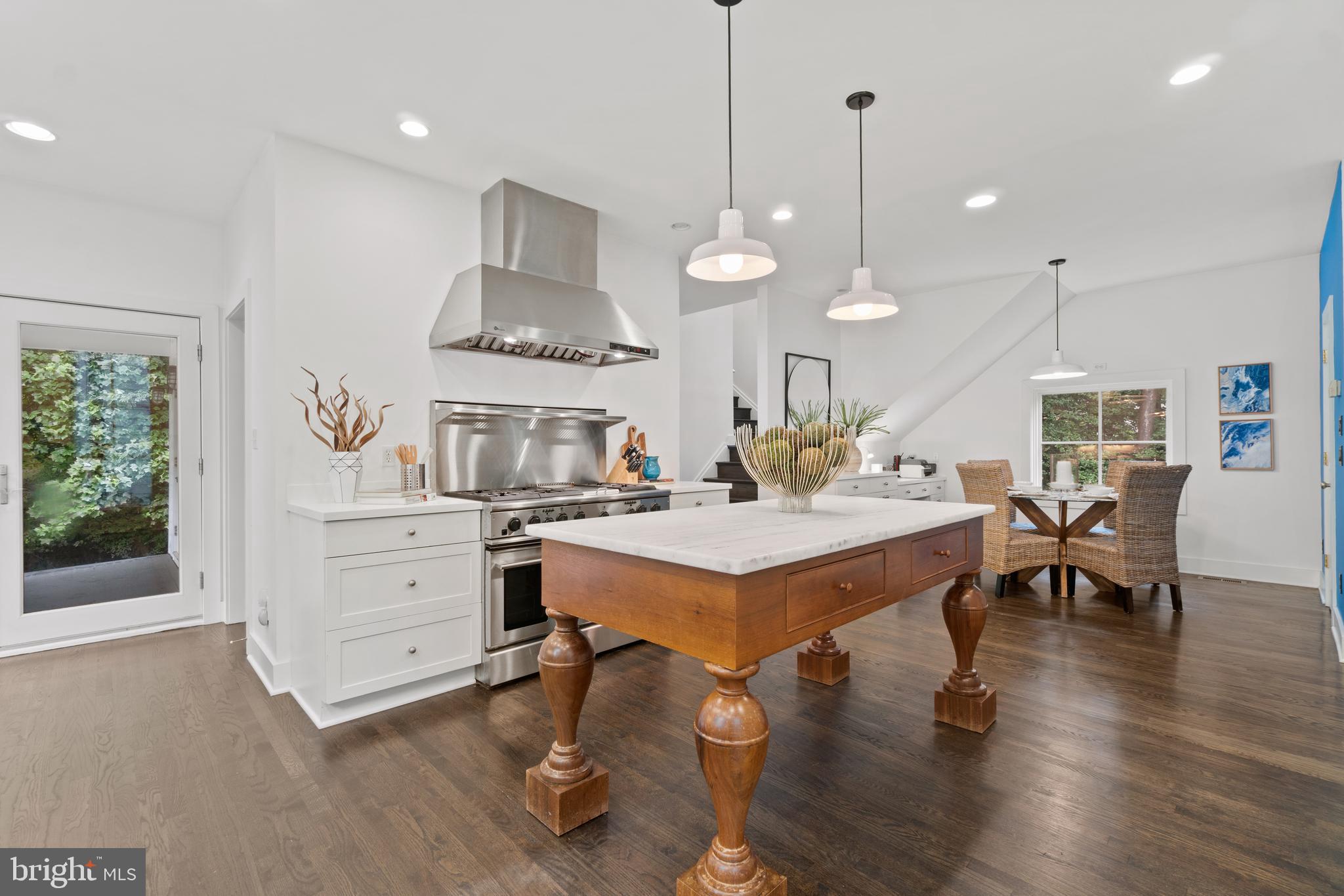 1604 WATERS RIDGE COURT