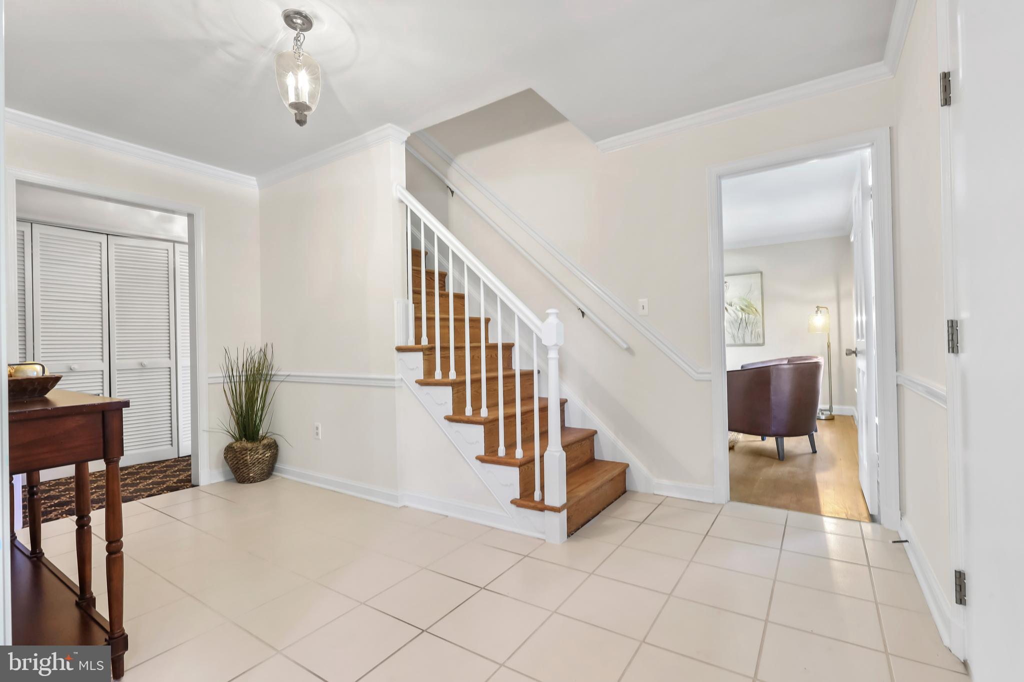 464 OLD ORCHARD CIRCLE