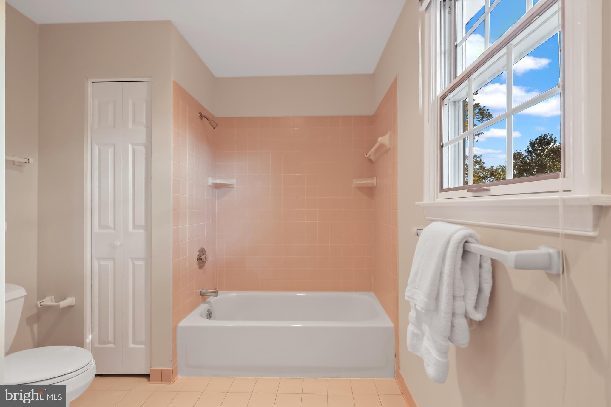 464 OLD ORCHARD CIRCLE