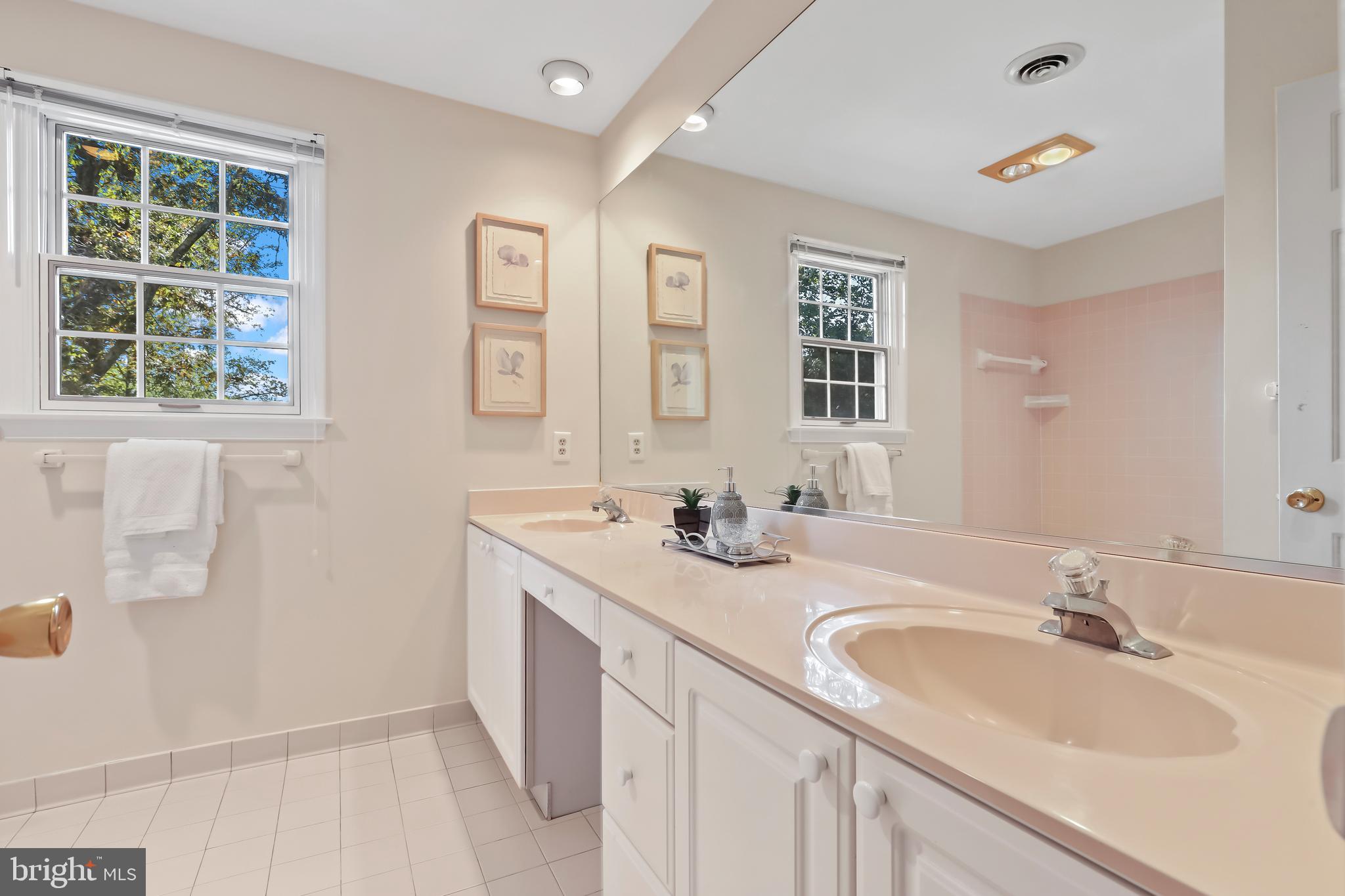 464 OLD ORCHARD CIRCLE