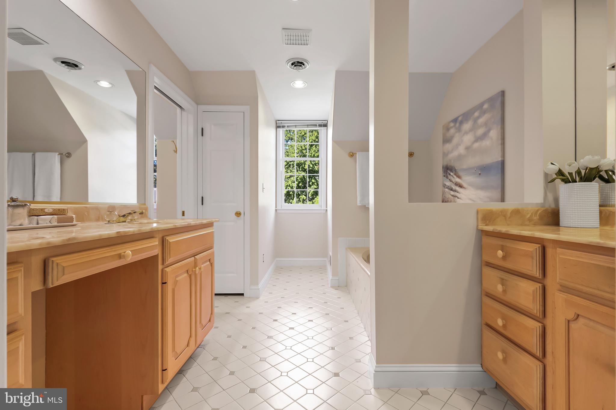 464 OLD ORCHARD CIRCLE