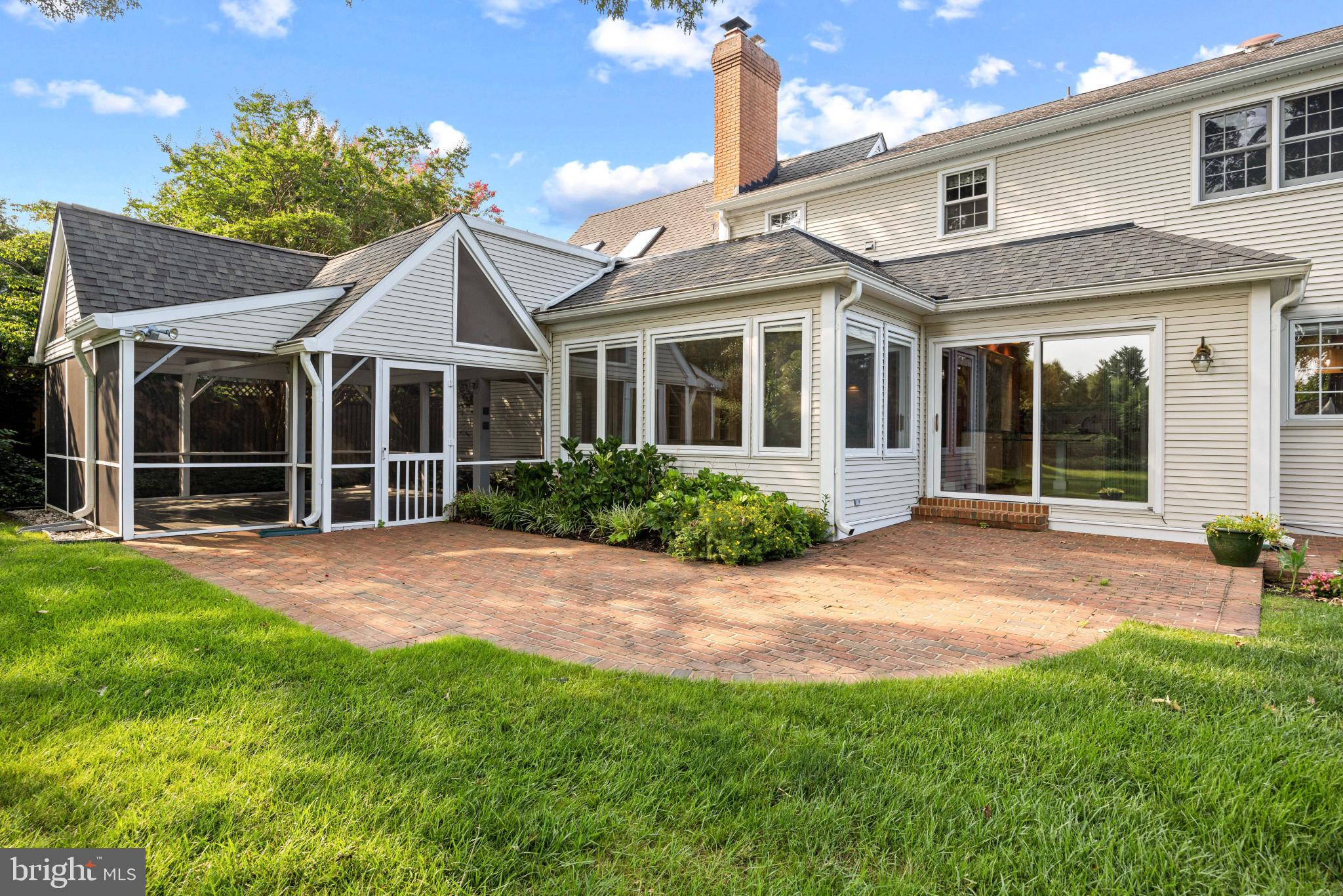 464 OLD ORCHARD CIRCLE