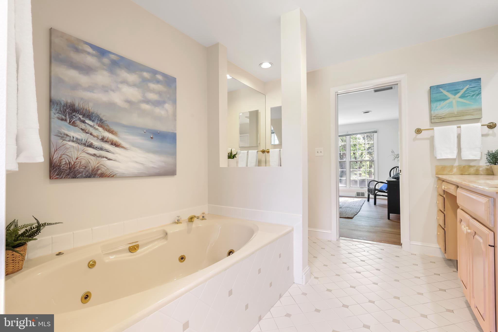 464 OLD ORCHARD CIRCLE