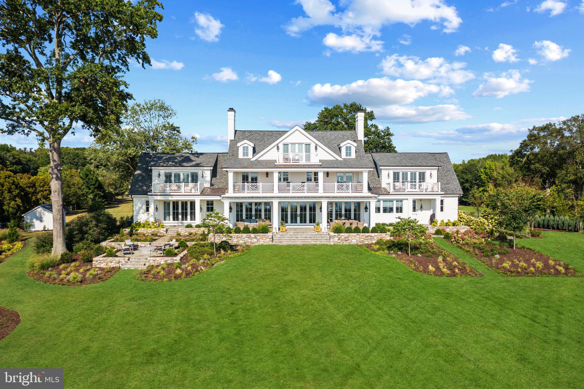 3200 ARUNDEL ON THE BAY ROAD
