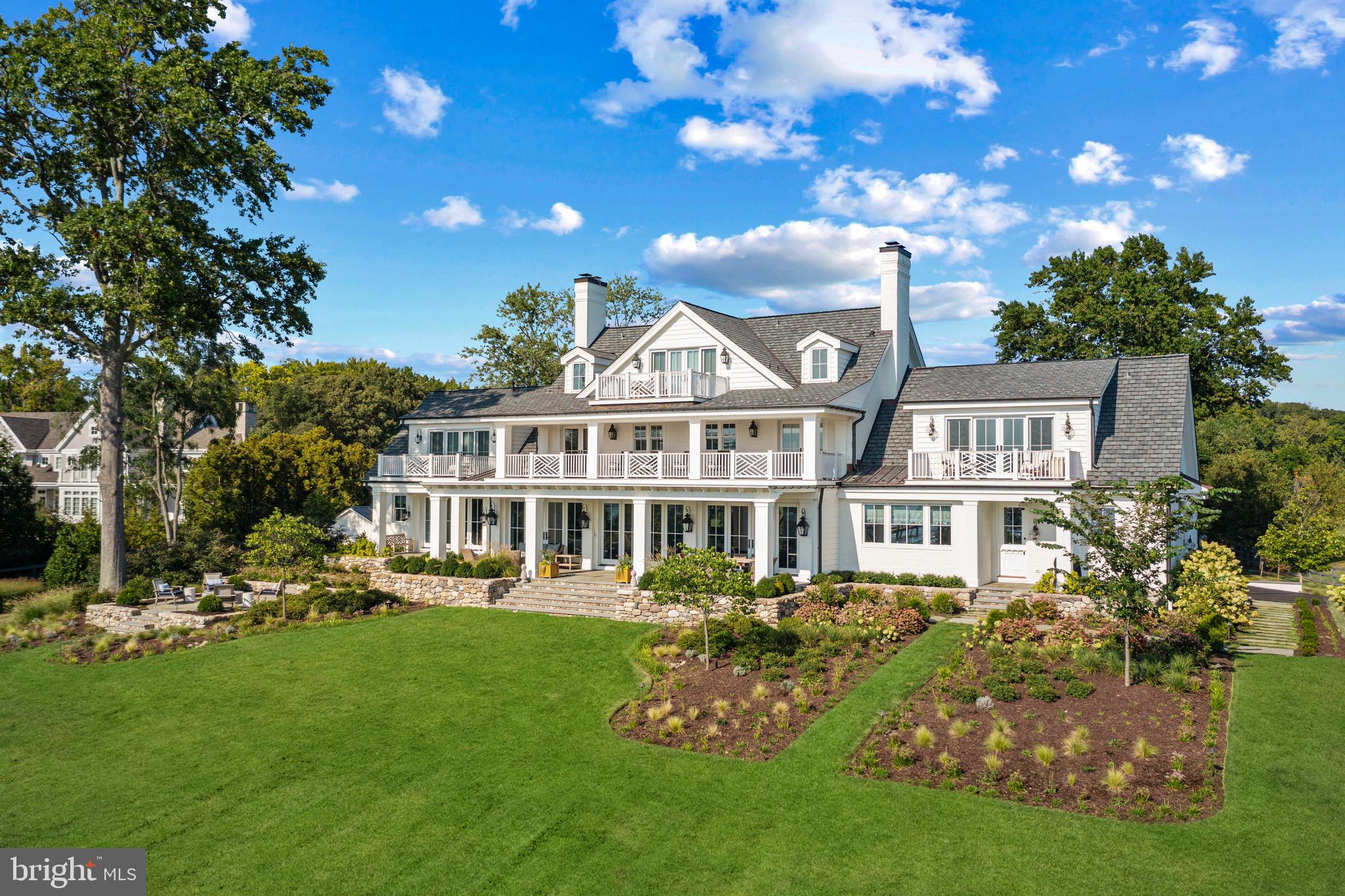 3200 ARUNDEL ON THE BAY ROAD