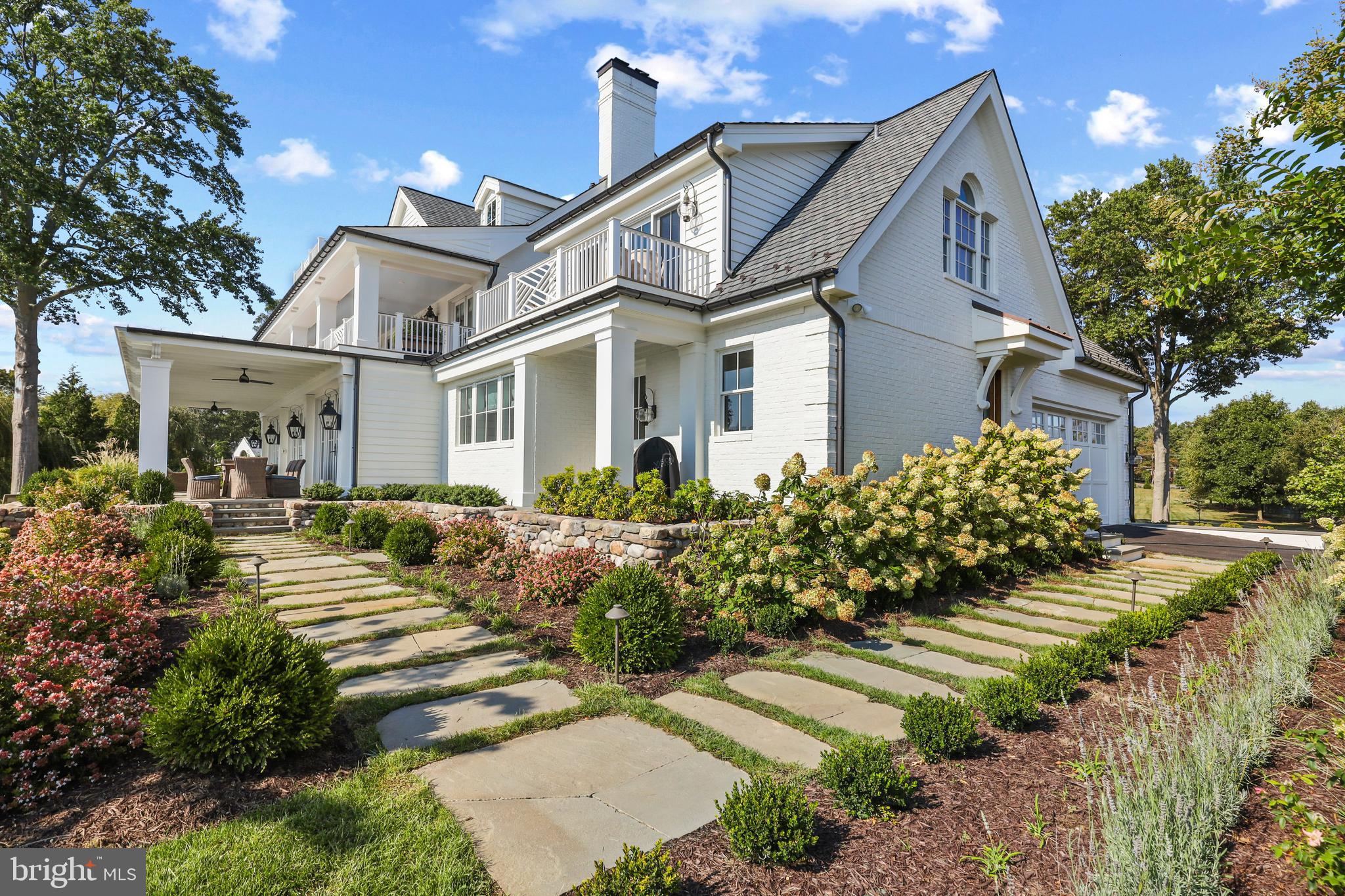 3200 ARUNDEL ON THE BAY ROAD