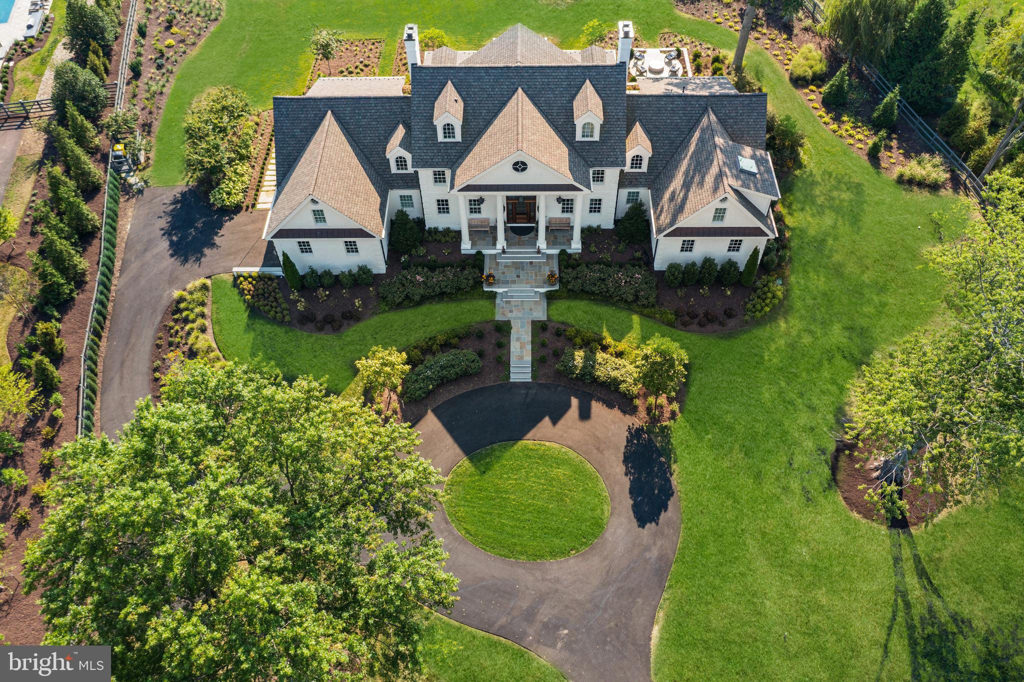 3200 ARUNDEL ON THE BAY ROAD