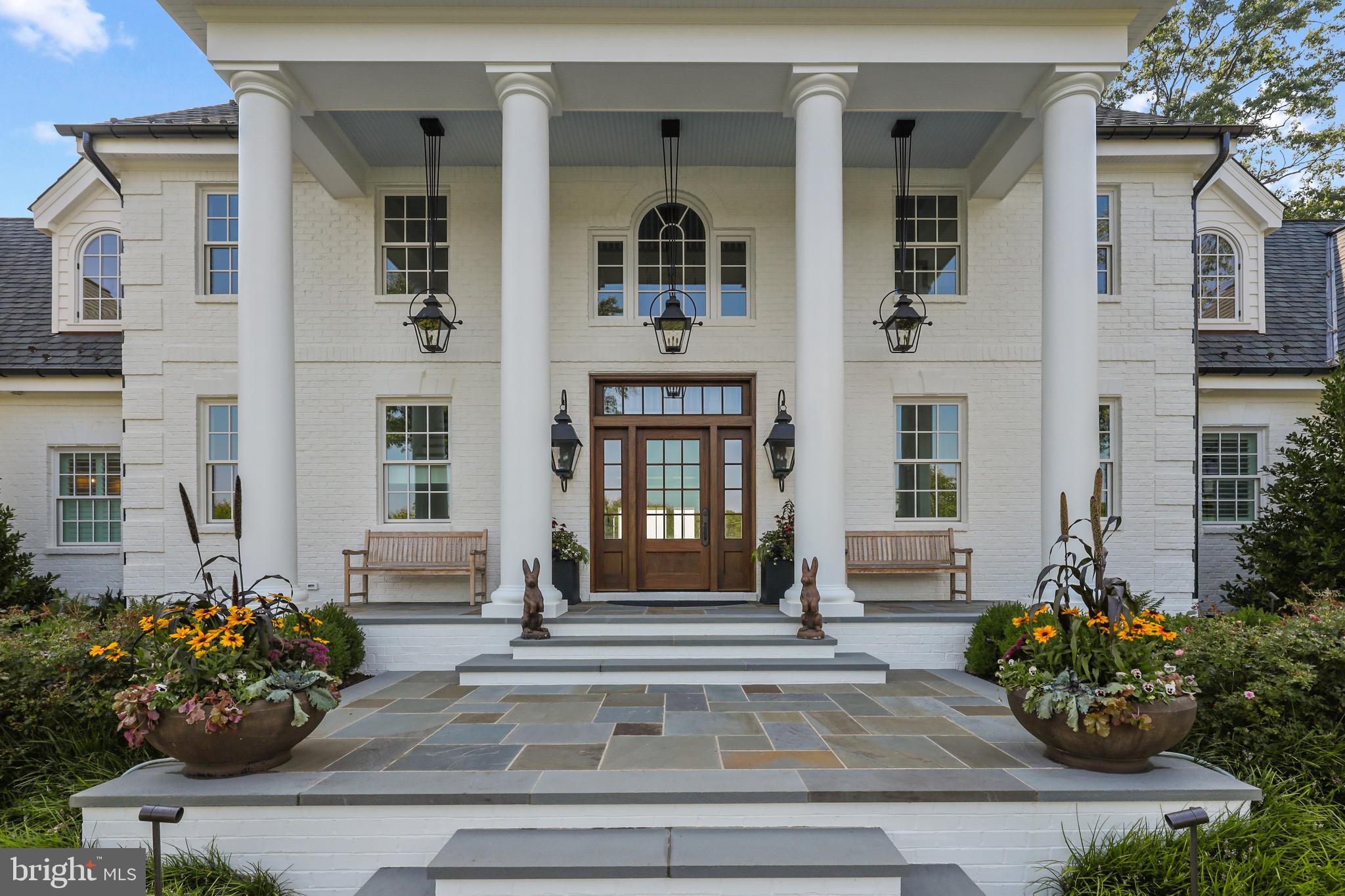 3200 ARUNDEL ON THE BAY ROAD