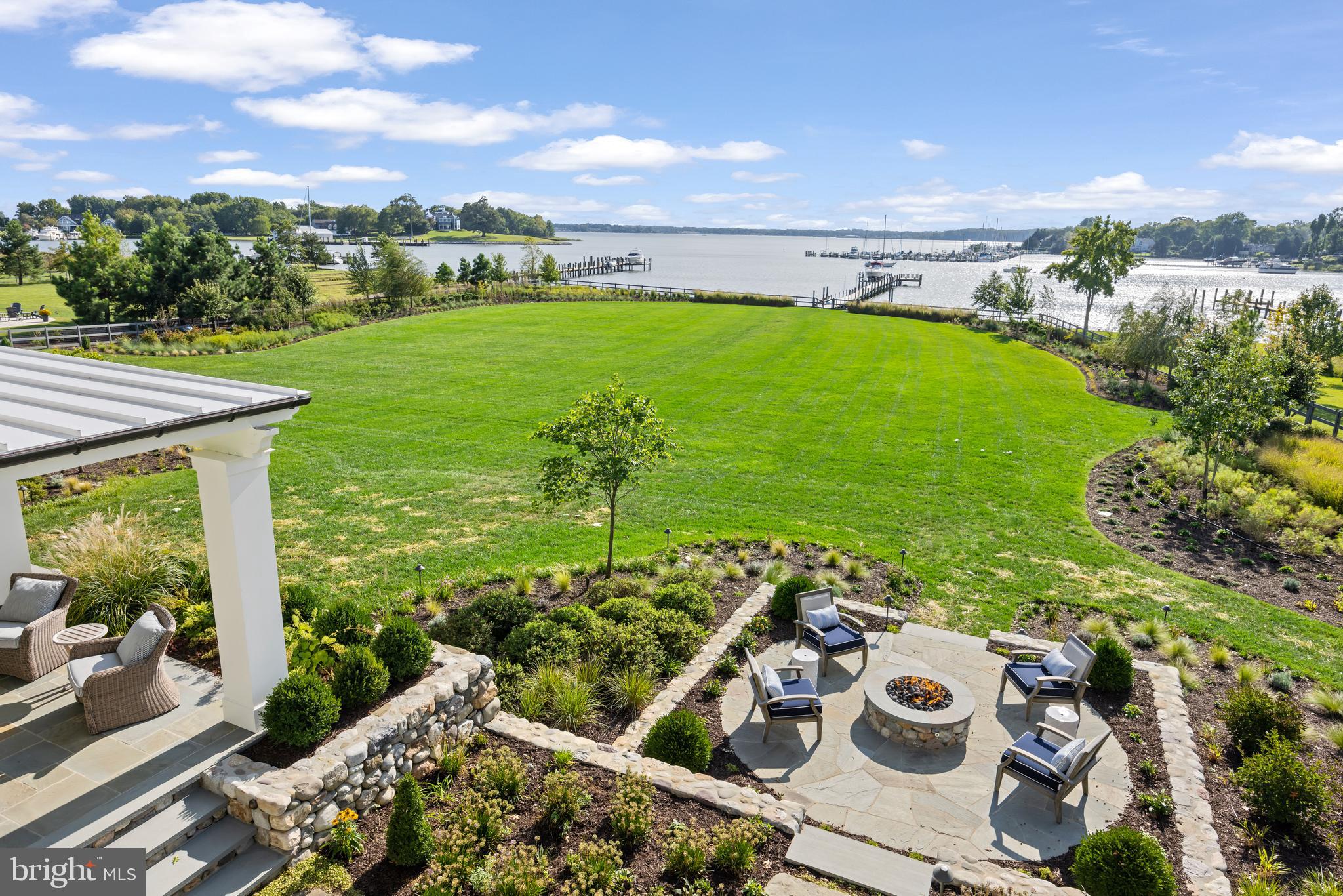 3200 ARUNDEL ON THE BAY ROAD