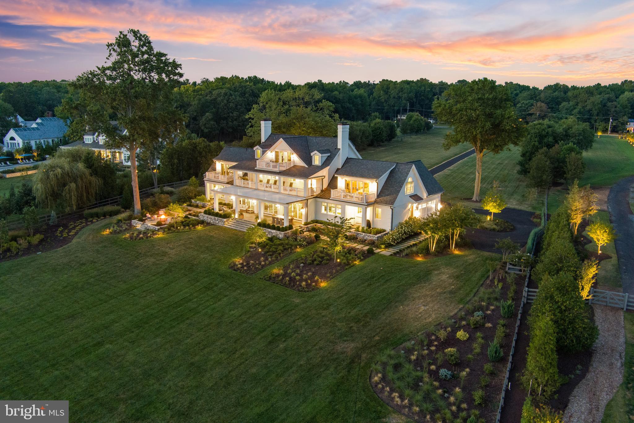 3200 ARUNDEL ON THE BAY ROAD