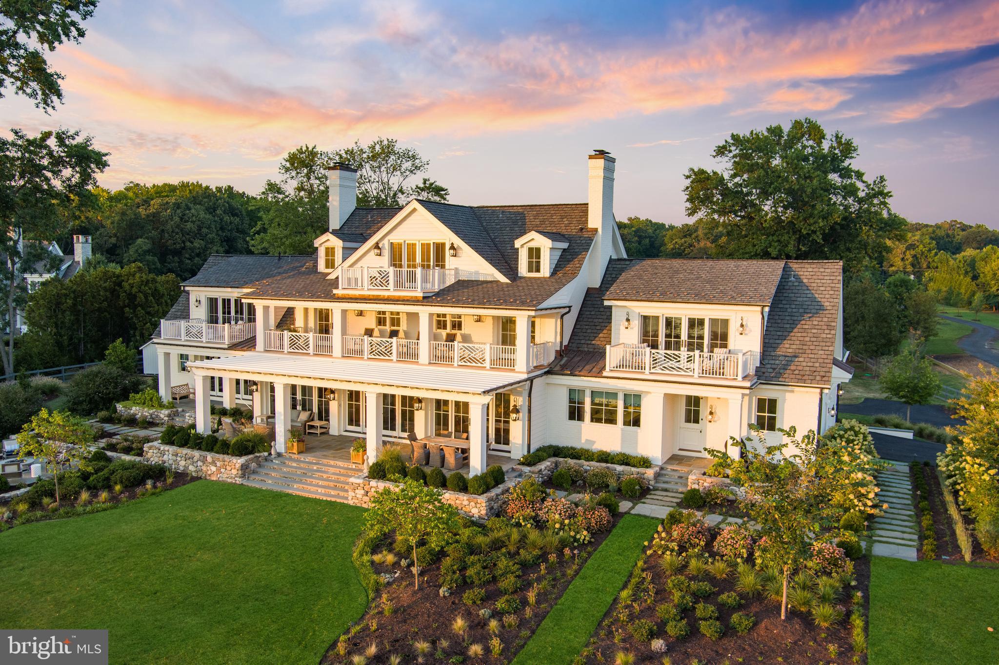 3200 ARUNDEL ON THE BAY ROAD