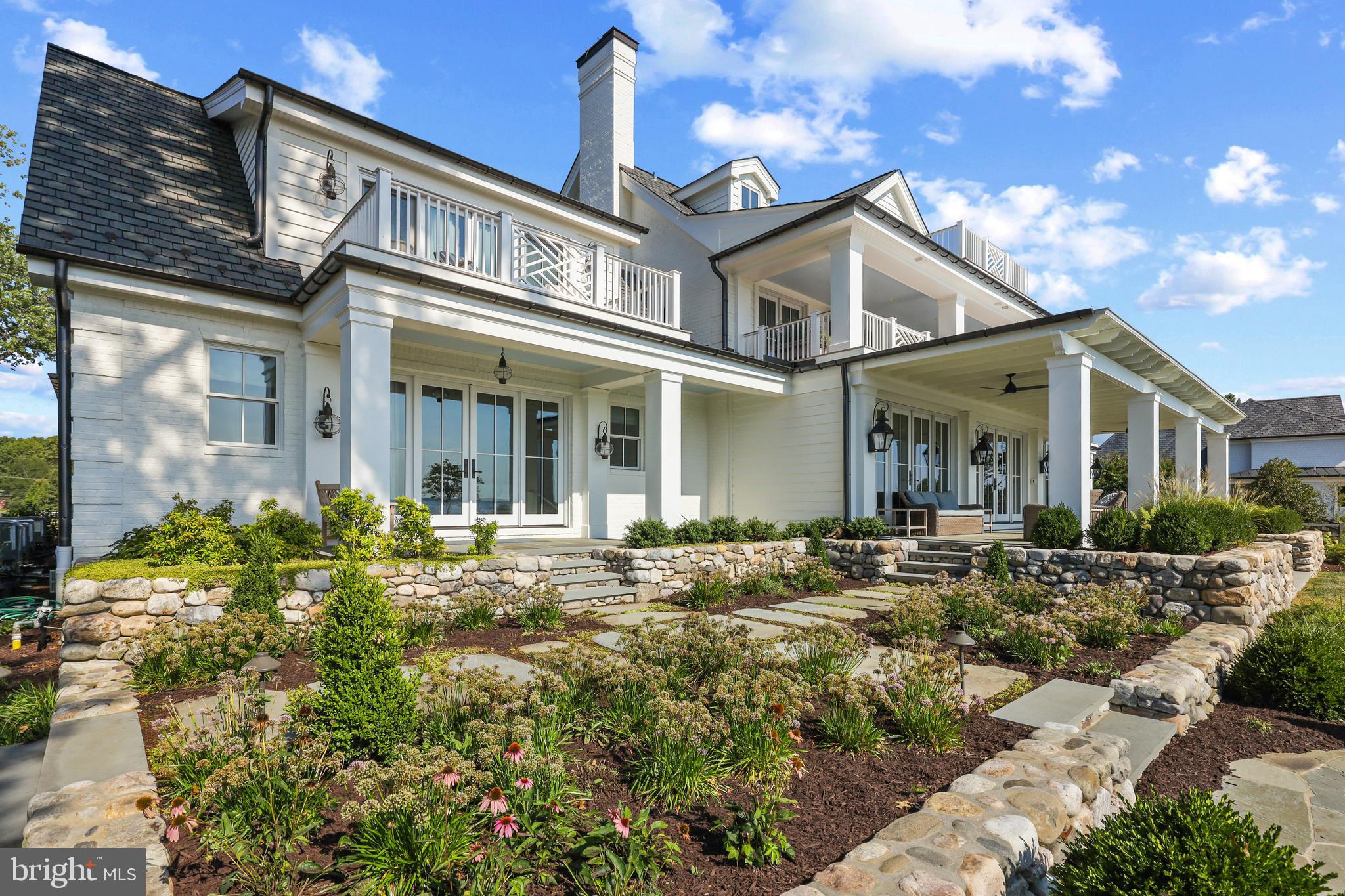 3200 ARUNDEL ON THE BAY ROAD
