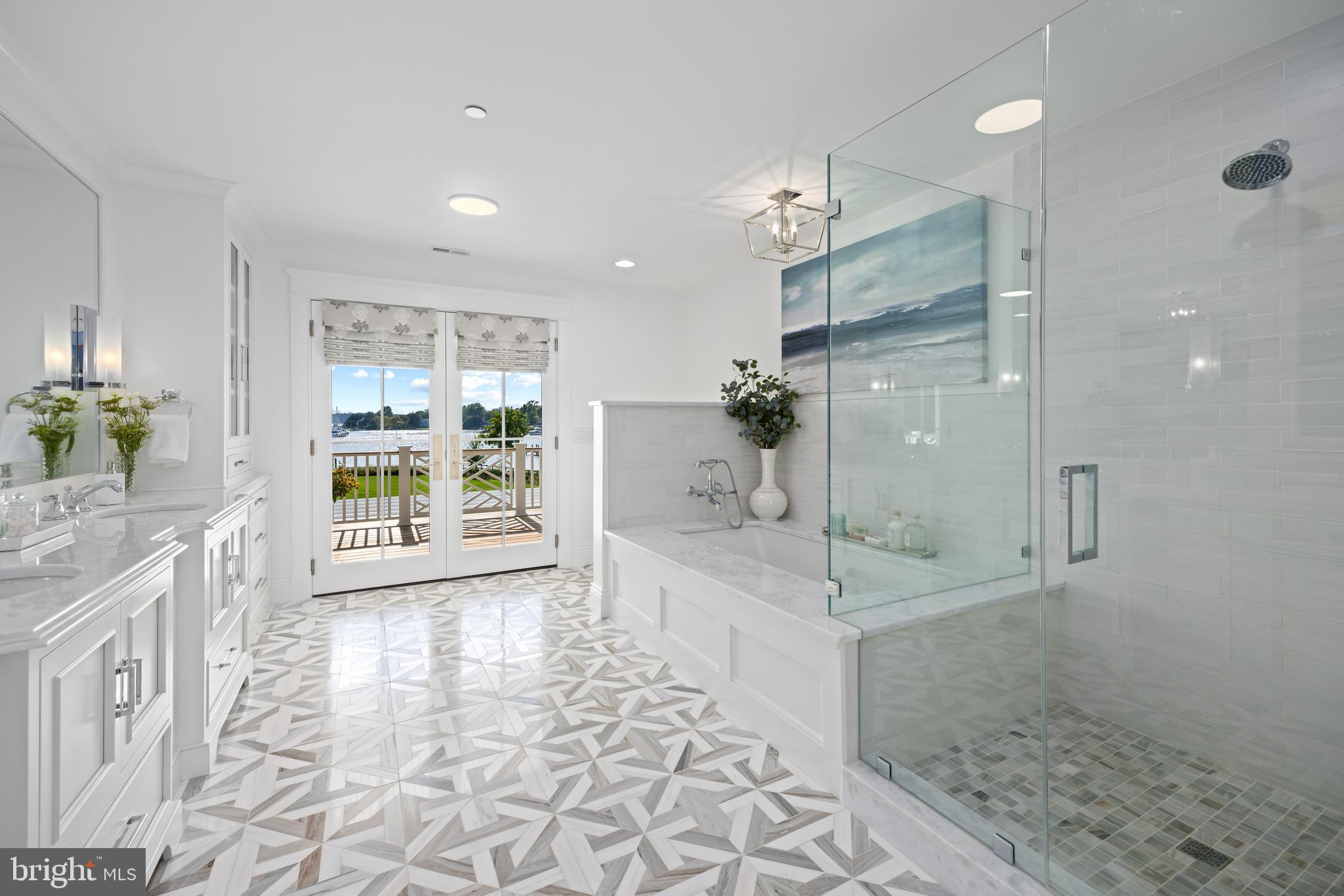 3200 ARUNDEL ON THE BAY ROAD