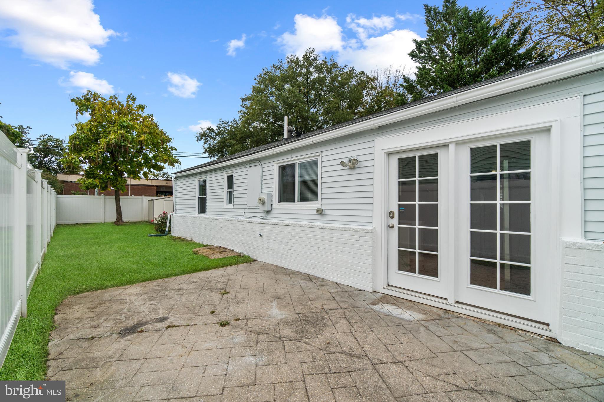 1009 Upton ROAD