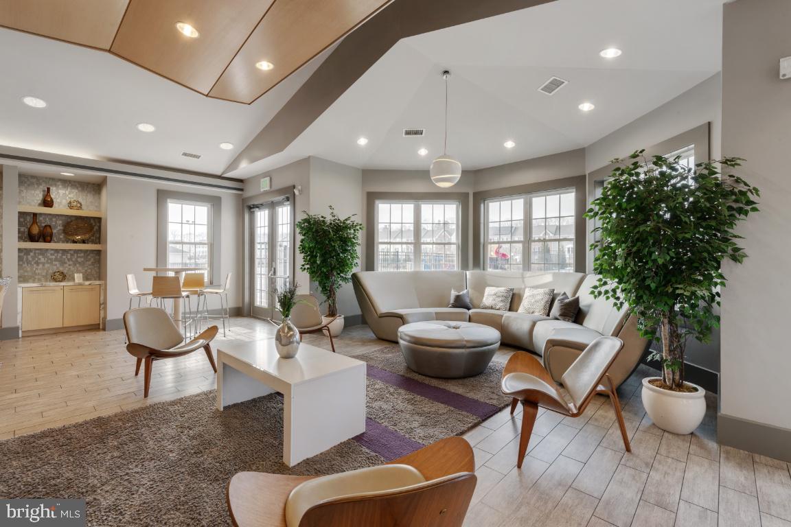 7413 Willow View LANE
