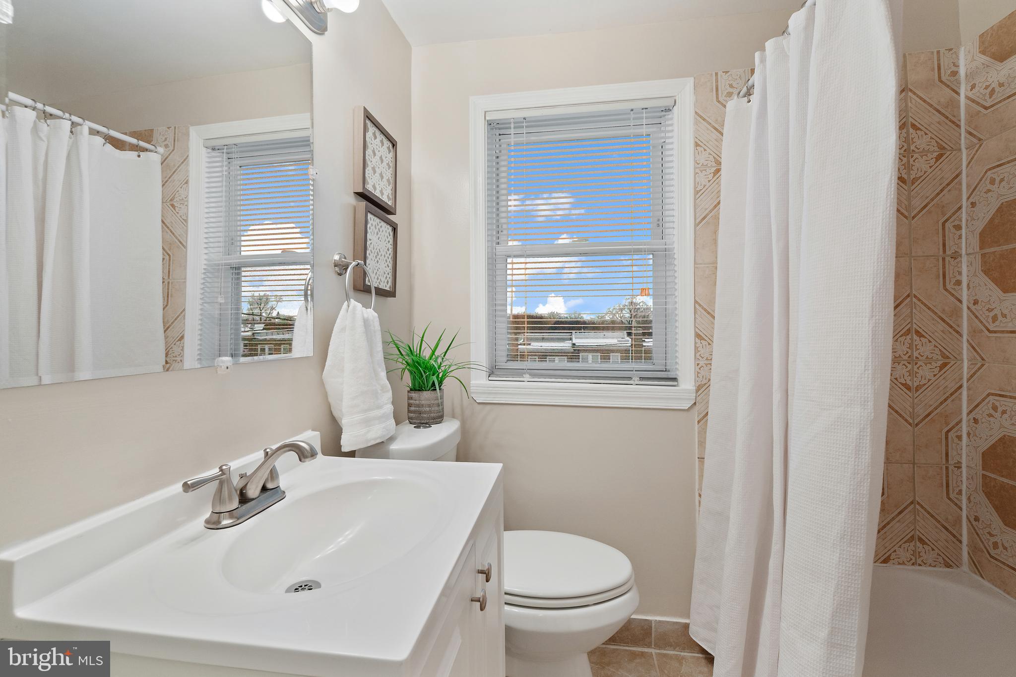 140 W Edgevale ROAD