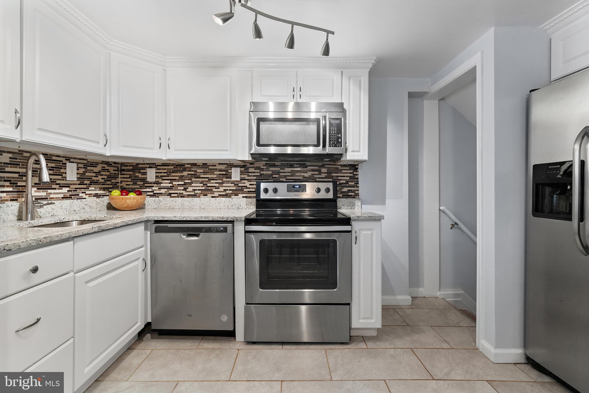140 W Edgevale ROAD