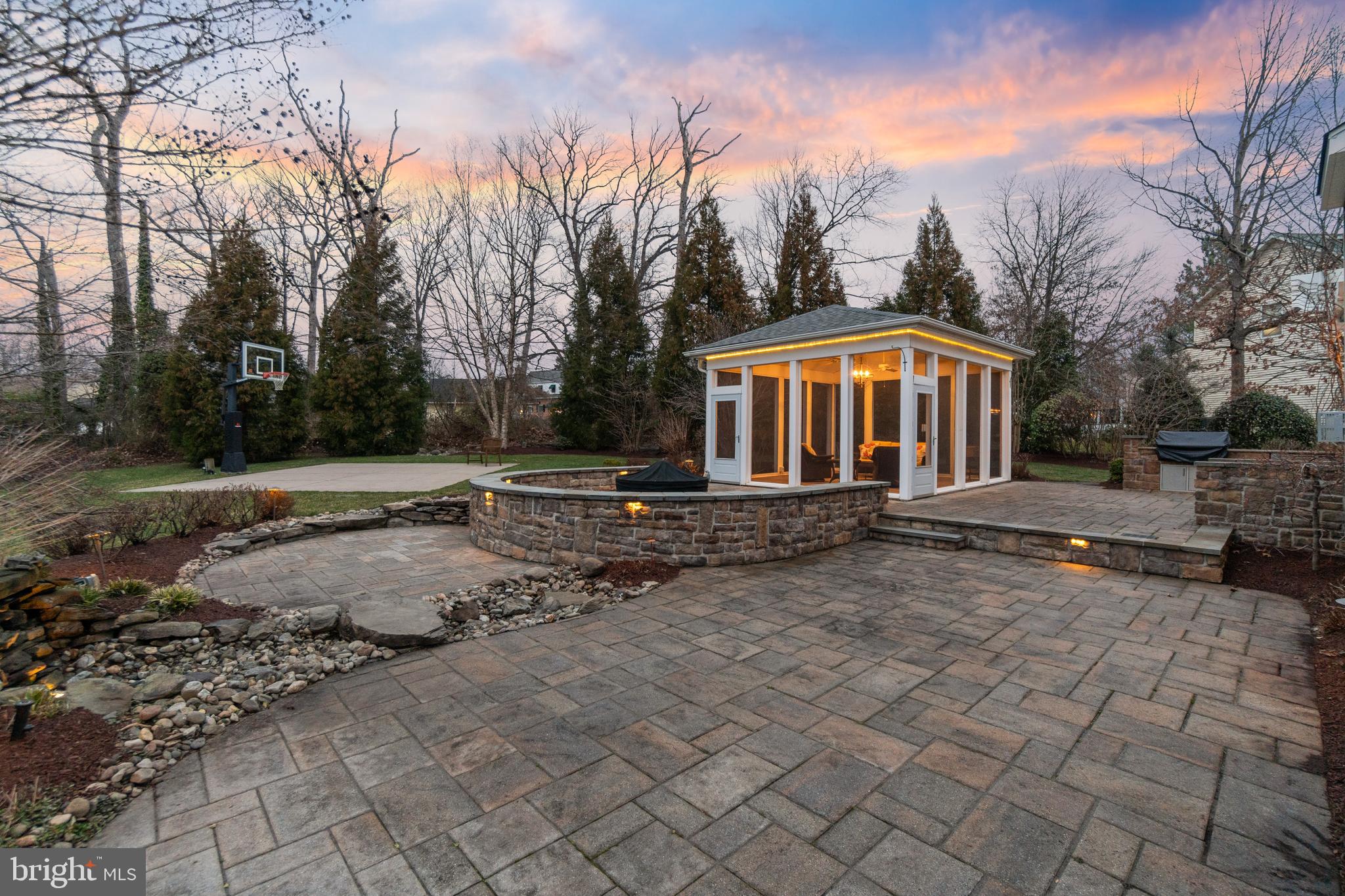 402 Historical Way